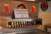 Limonaden-Brunnen für Kinder bis 12 Jahre - sie können soviel trinken wie sie wollen für 1 €! Das ist mal ein familienfreundliches Getränkeangebot 